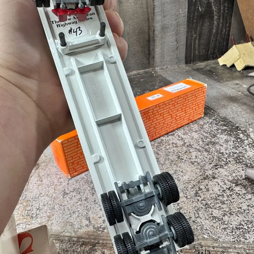 Champion‎ California Raisins '89 Winross Truck 1/64